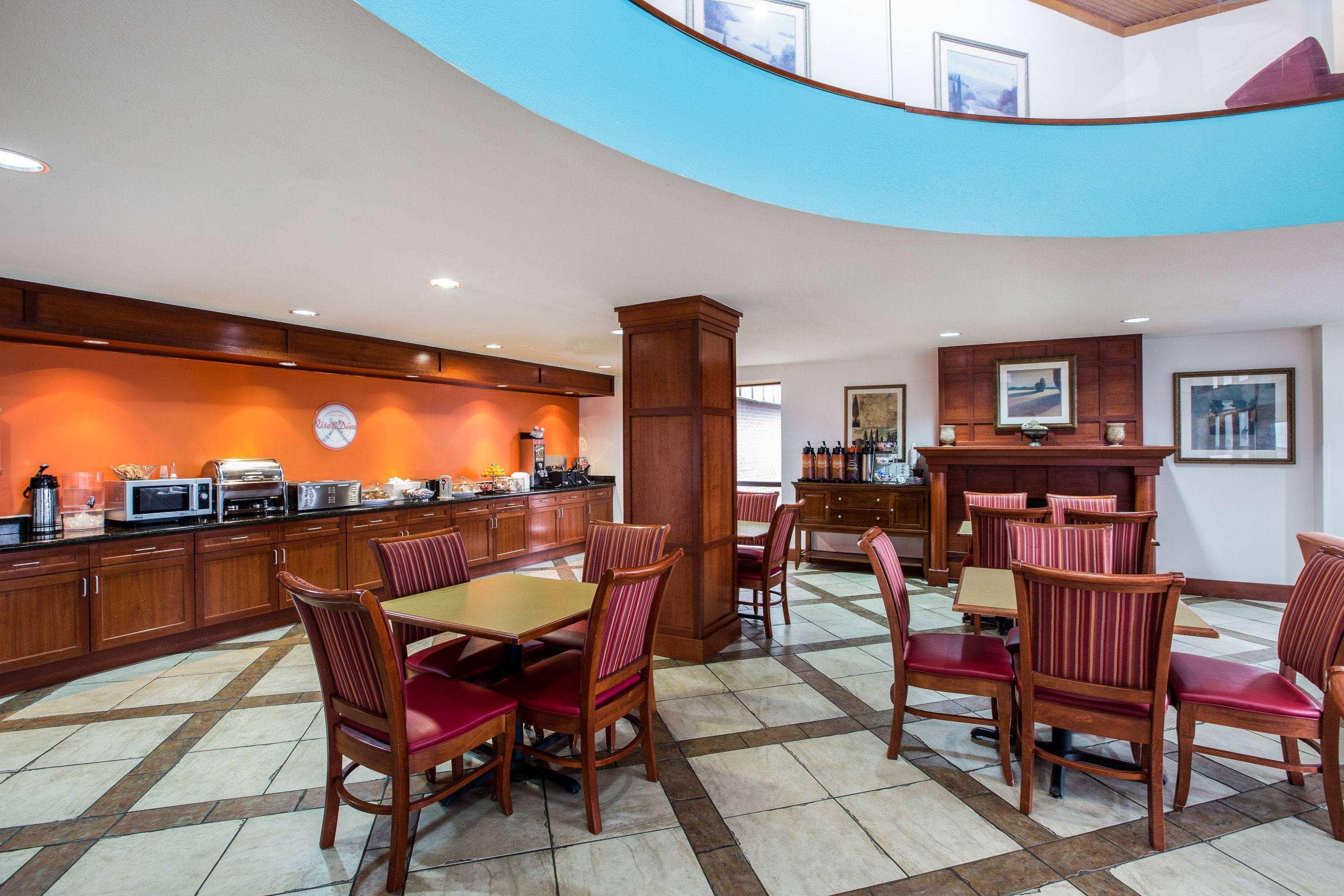 Howard Johnson By Wyndham Evansville East Exterior foto