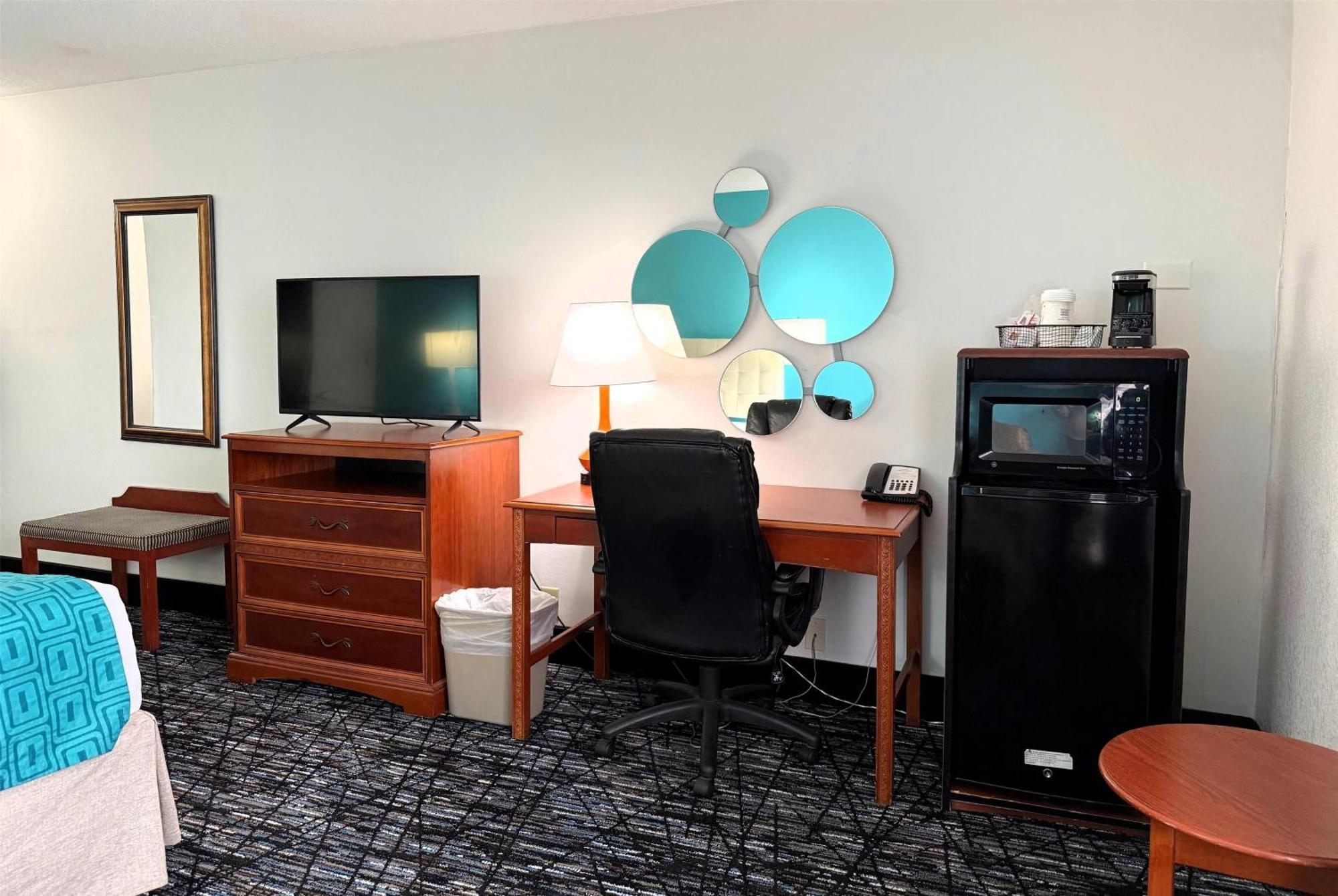 Howard Johnson By Wyndham Evansville East Exterior foto