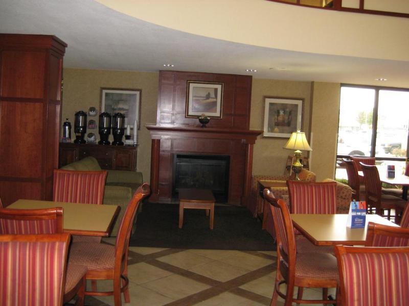 Howard Johnson By Wyndham Evansville East Exterior foto